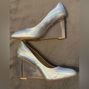 Katy Perry size 5 wedge heel shoes